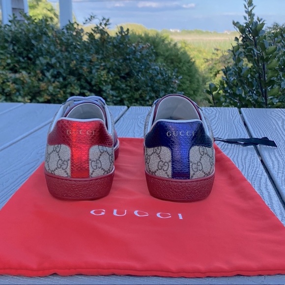 ๐ฆ Gucci Ace GG Supreme Sneakers - Picture 6 of 15